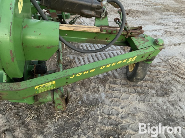 john-deere-38-image-16