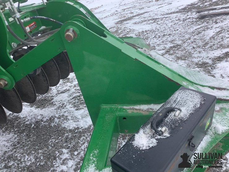 2014-john-deere-2623vt-image-12