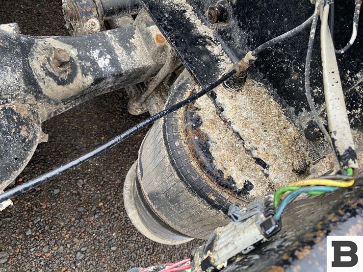 1993-freightliner-fld120-image-32