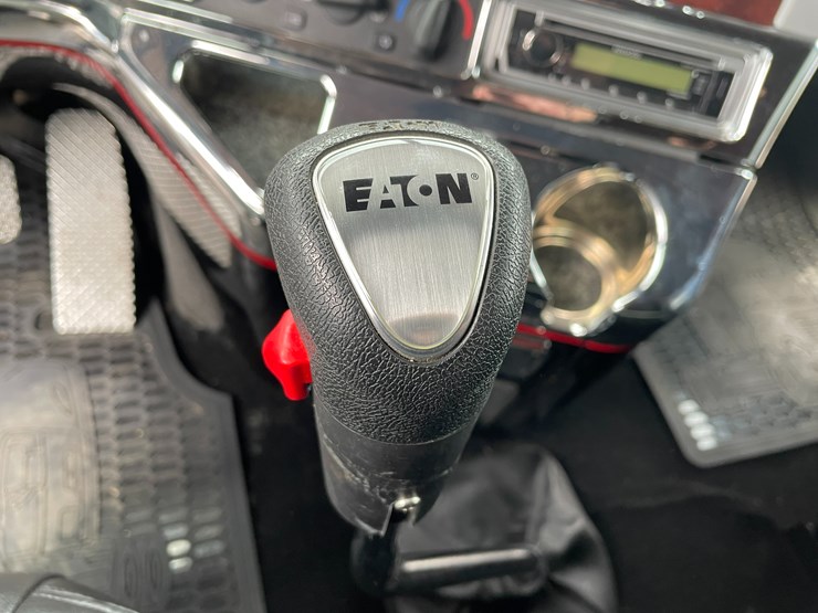 #1043-•-2009-freightliner-semi-(wi-title-in-delay)-image-28