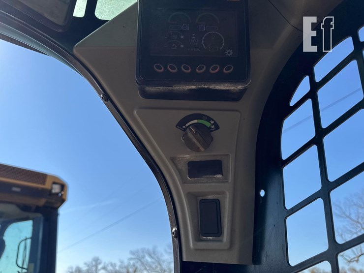 2018-caterpillar-299d2-image-31