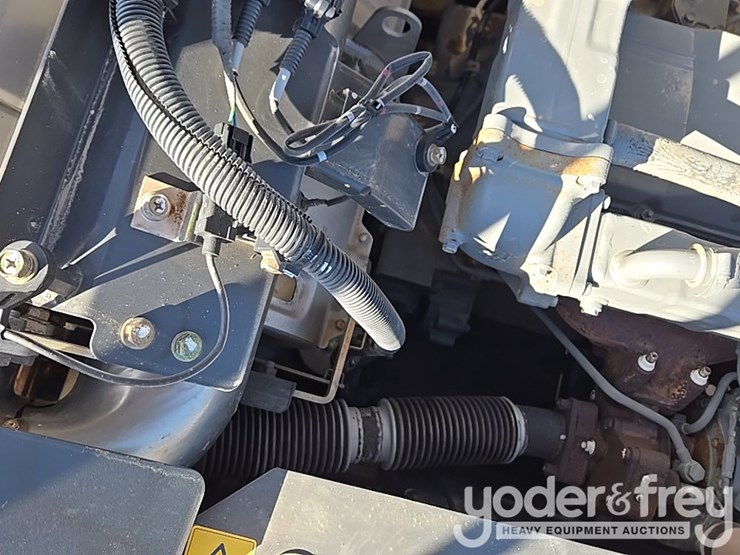 2021-case-cx210-lc-image-145