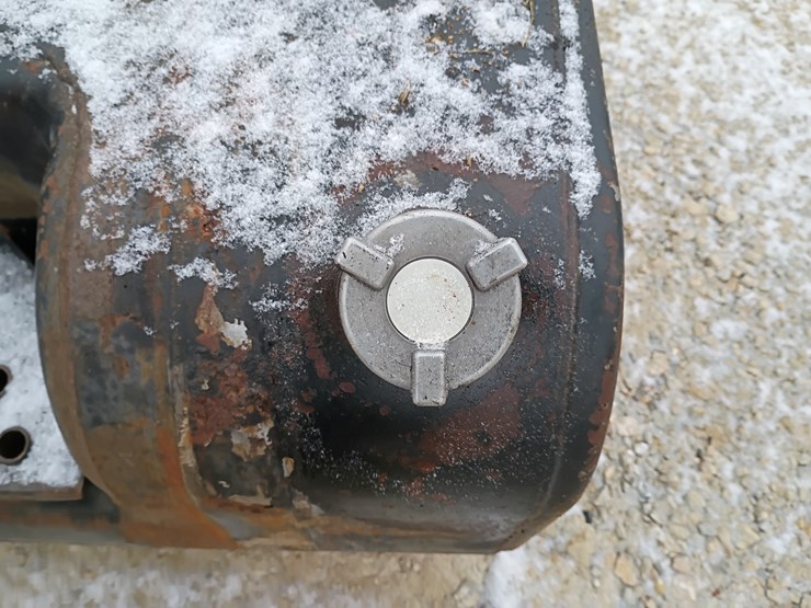 international-4900-image-7