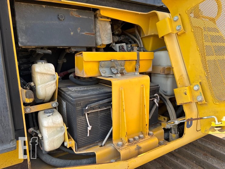 komatsu-d51pxi-22-image-24