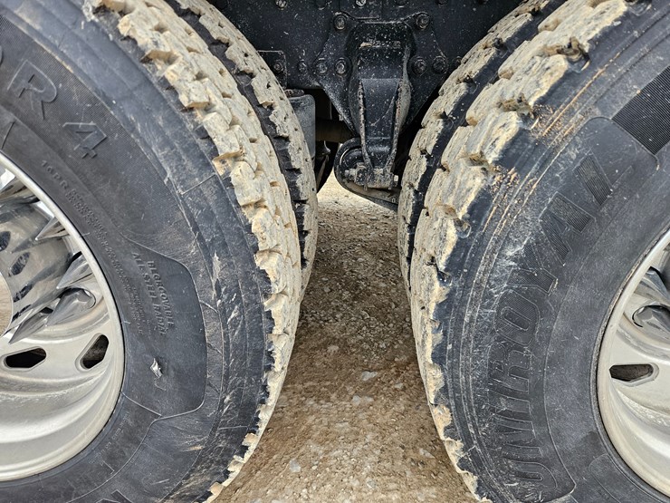 freightliner-122sd-image-103