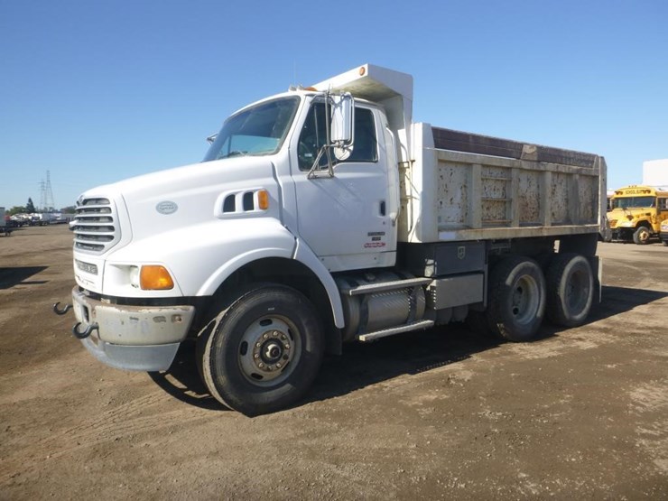 2009-sterling-lt9500-image-1