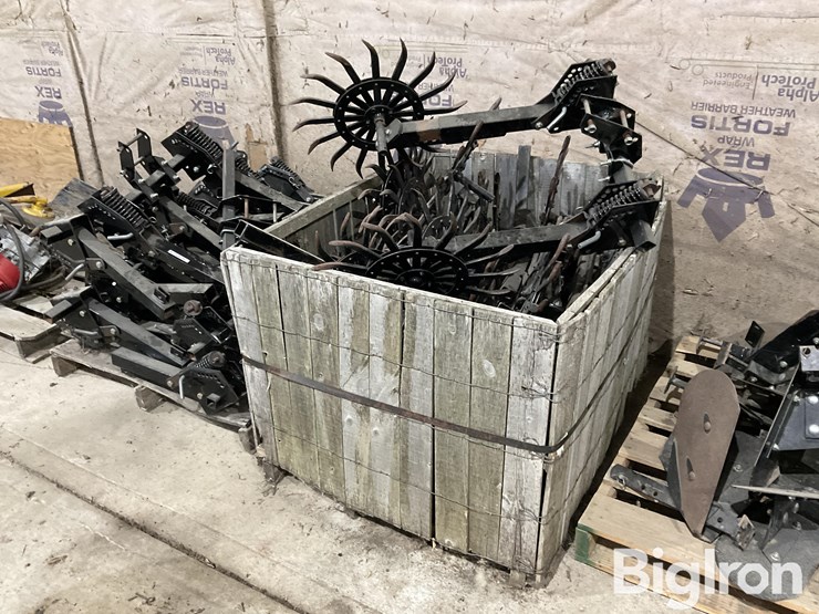 hiniker-spiked-rolling-rotary-hoe-attachment-image-1