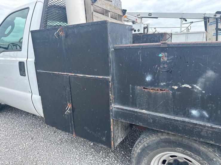 2004-ford-f350-xl-image-11