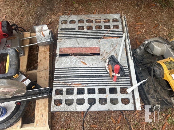 skil-saw-10"-table-saw-image-1