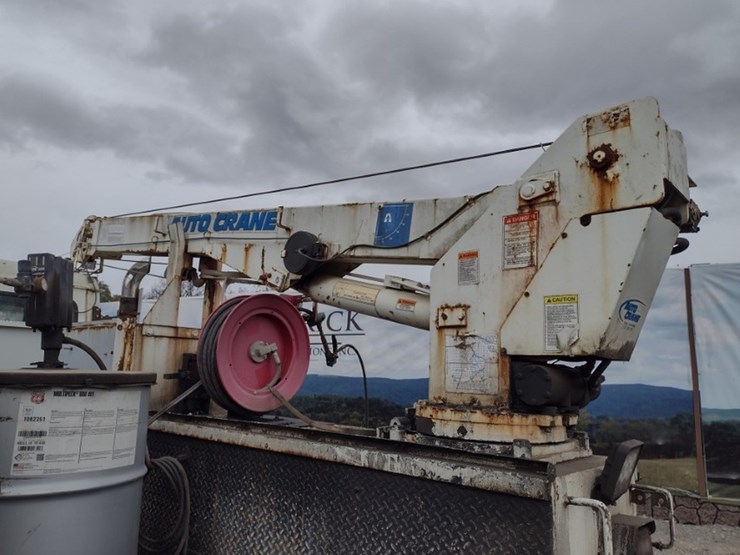 freightliner-fl60-image-30