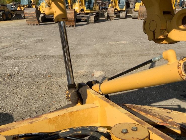 caterpillar-140h-vhp-image-16