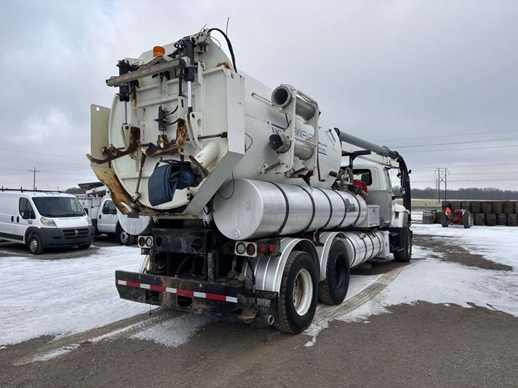 2007-international-7600-image-4