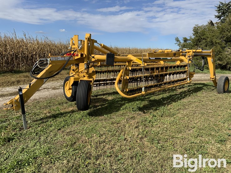 2012-vermeer-r2800-image-1