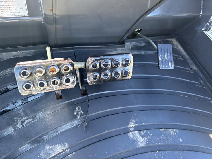 2017-case-586h-image-30