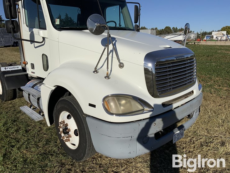 2004-freightliner-columbia-t/a-truck-trailer-image-15