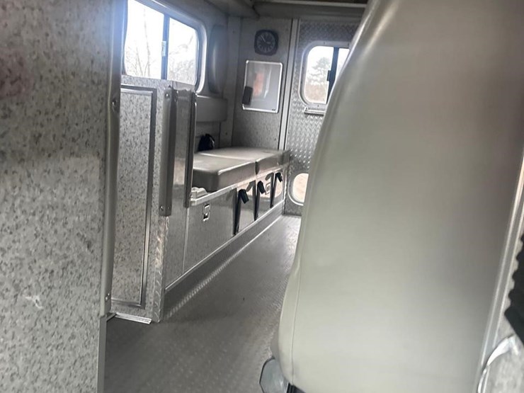 2006-gmc-sierra-3500-image-21