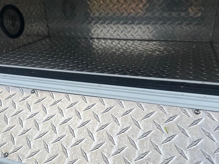 2006-gmc-sierra-3500-image-28