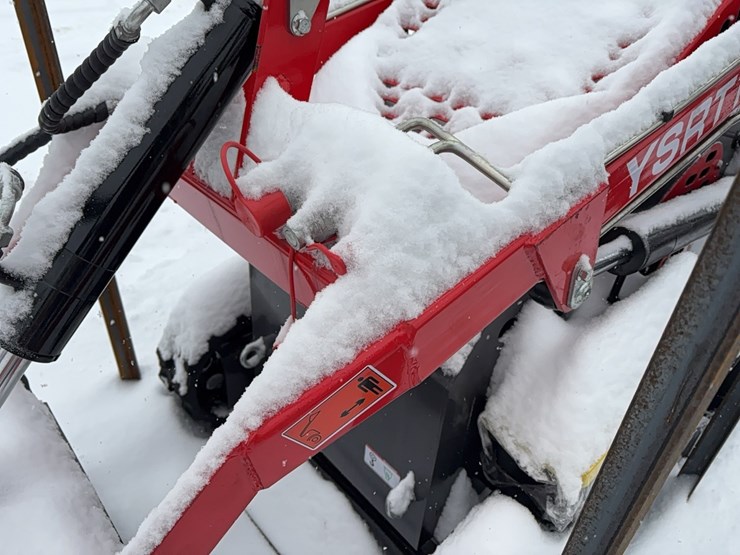 new-agt-ysrt14-mini-track-loader-image-10