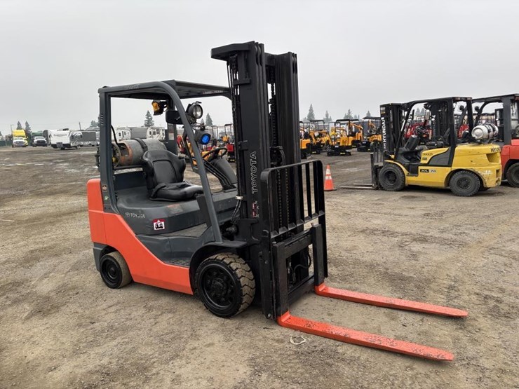 2011-toyota-8fgcu30-image-2