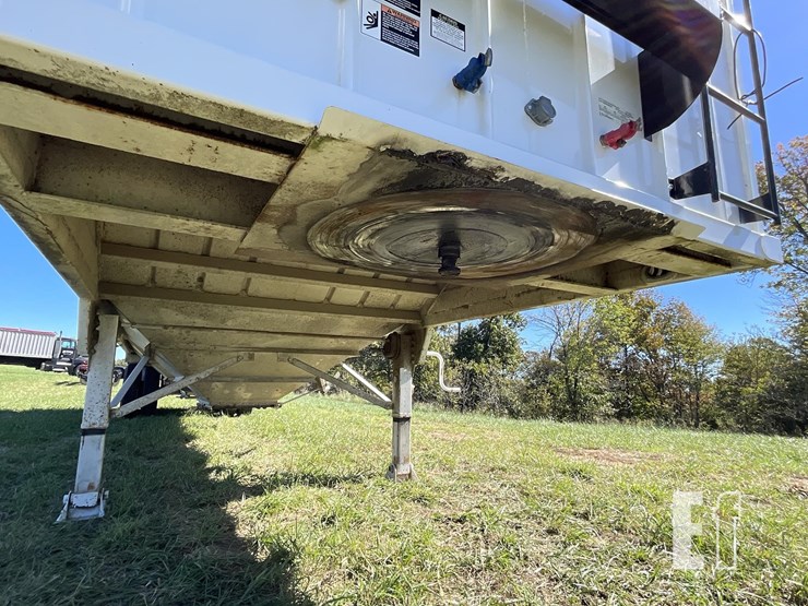 2015-const-trlr-spec-38-ft-image-11