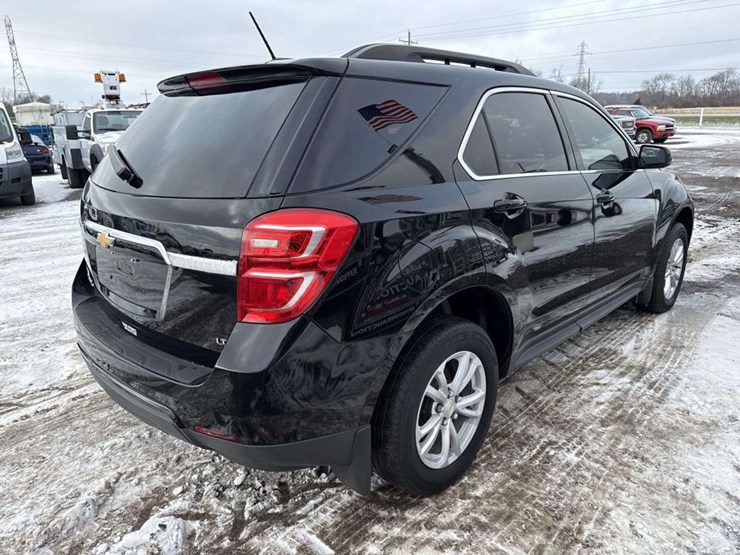 2017-chevrolet-equinox-lt-image-5