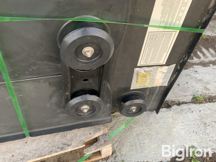 raaft-pivot-tire-tracks-image-12