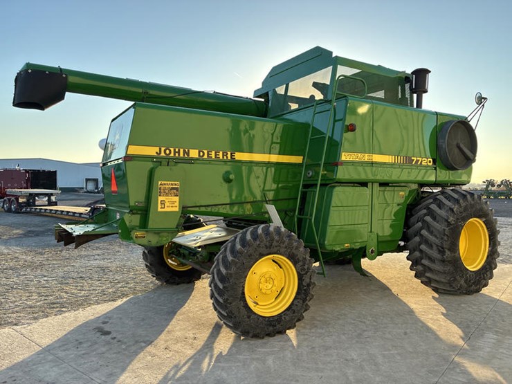 john-deere-7720-titan-ii-image-8