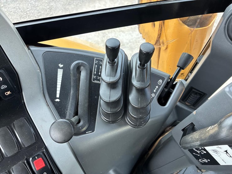 caterpillar-415f2-image-76