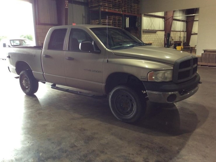 2005-dodge-2500-image-4