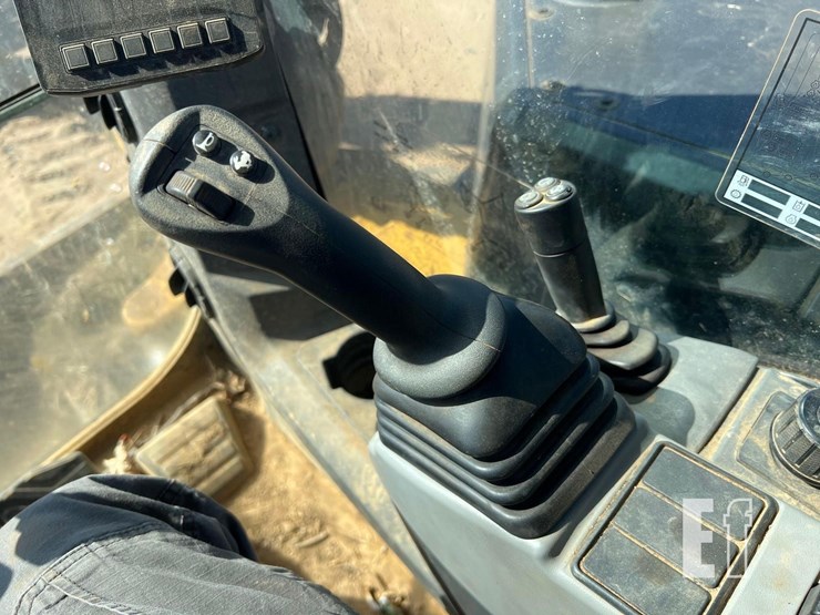 caterpillar-306-cr-image-30