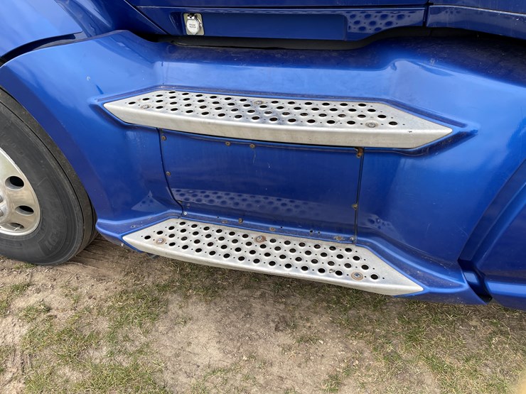 kenworth-t680-image-24