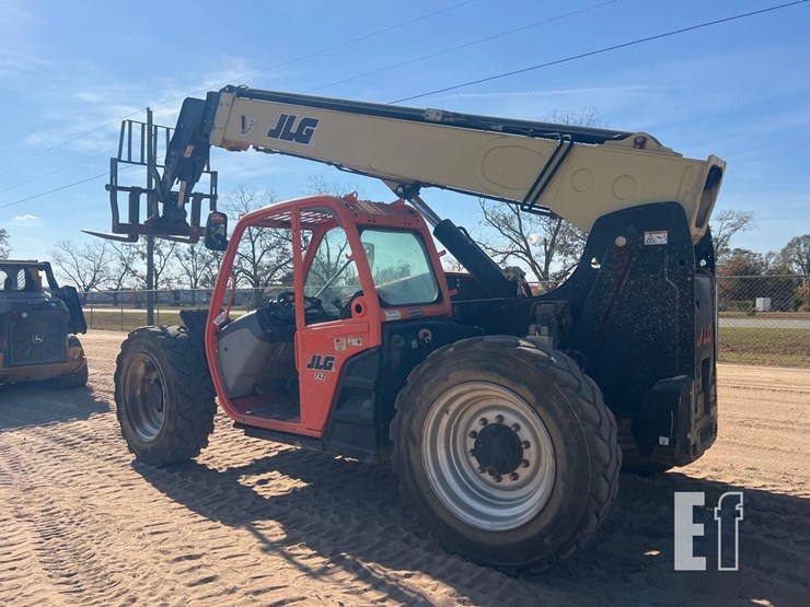 2018-jlg-742-image-2