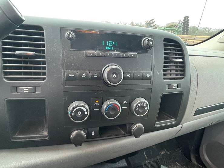 2013-chevrolet-1500-image-44