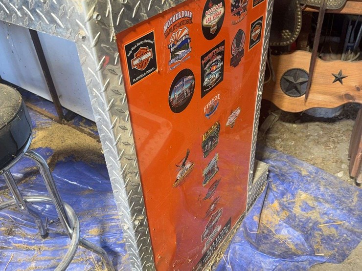 harley-davidson-patio-bar,-diamond-plate-with-barstools-image-4