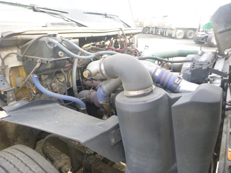 freightliner-fl70-image-16