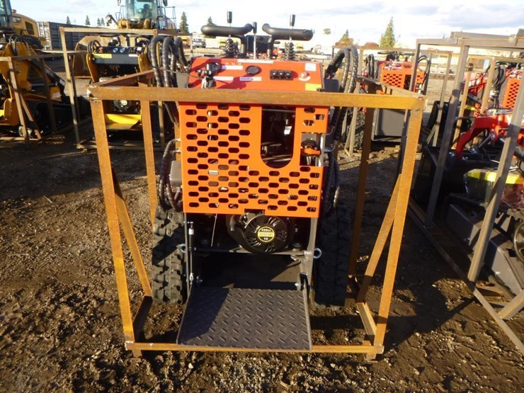 2025-agt-ysrt14-skid-steer-track-loader-image-6