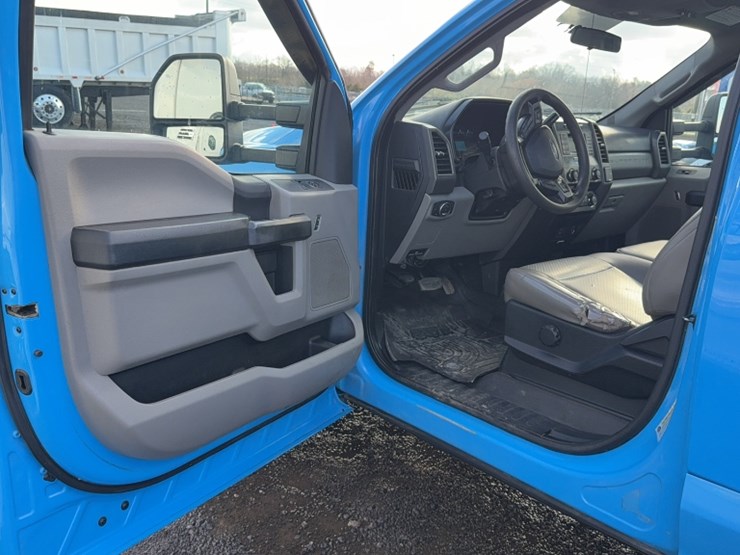 2018-ford-f350-image-21