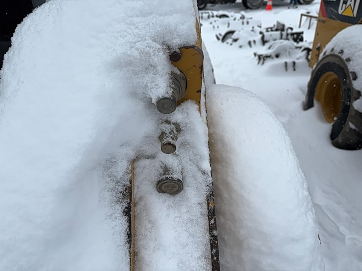 2015-caterpillar-262d-image-10