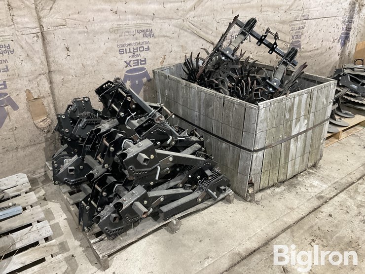 hiniker-spiked-rolling-rotary-hoe-attachment-image-3