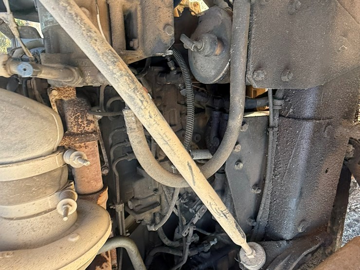 mack-r686st-image-36