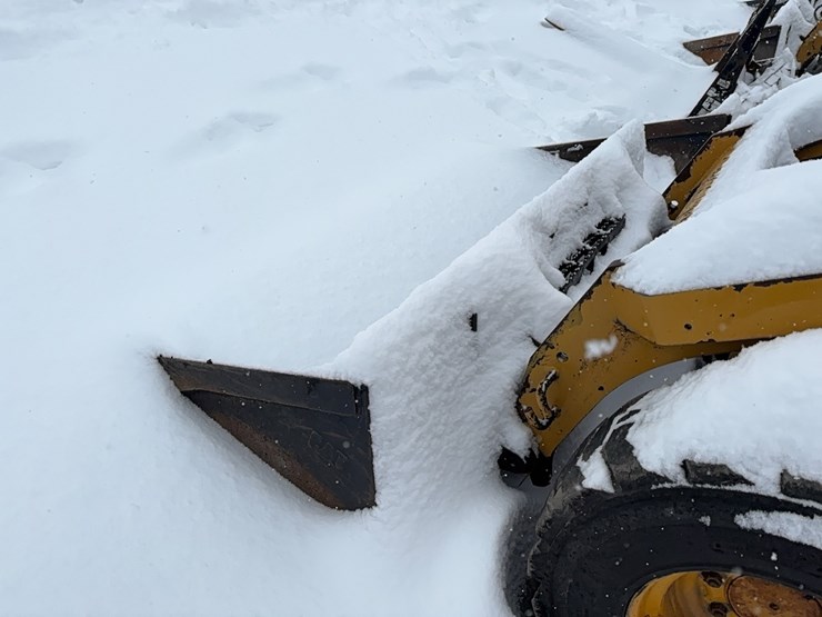 2015-caterpillar-246d-image-8