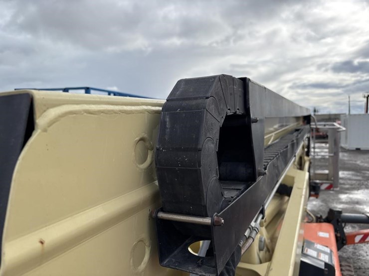 2014-jlg-x700aj-image-18