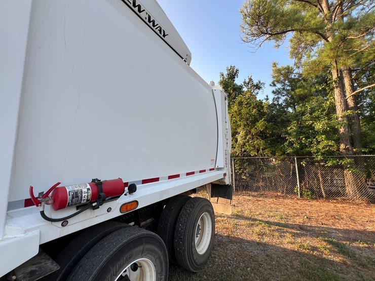 peterbilt-520-image-46