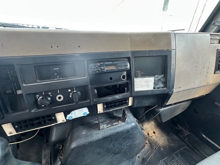 1994-international-4700-image-33