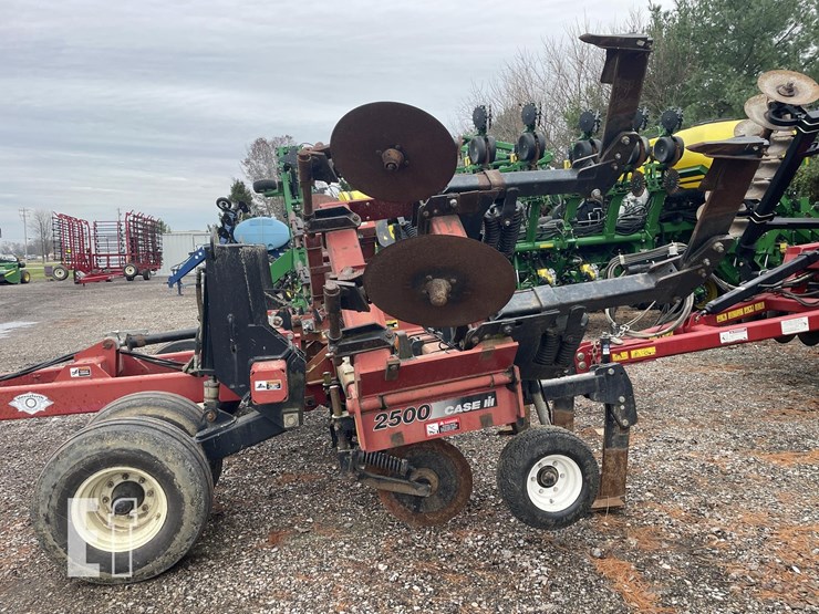case-ih-2500-image-5