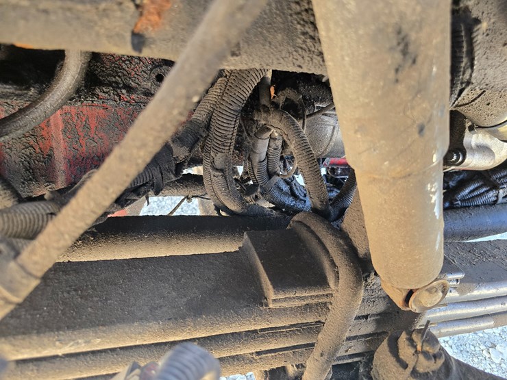 2013-peterbilt-320-image-75