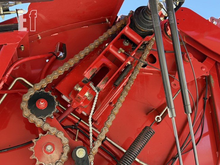 new-holland-roll-belt-560-image-18