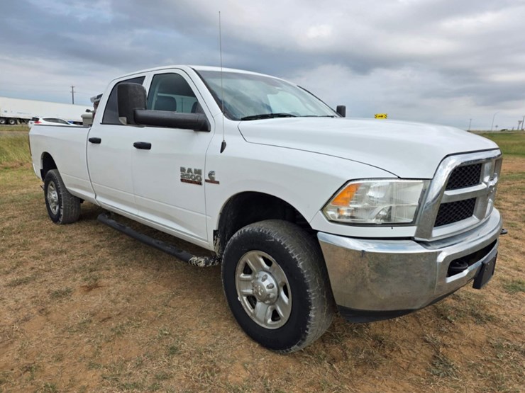 2018-dodge-2500-image-2