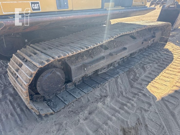 caterpillar-323-image-15