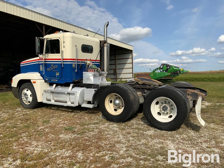 1997-freightliner-fld120-image-7